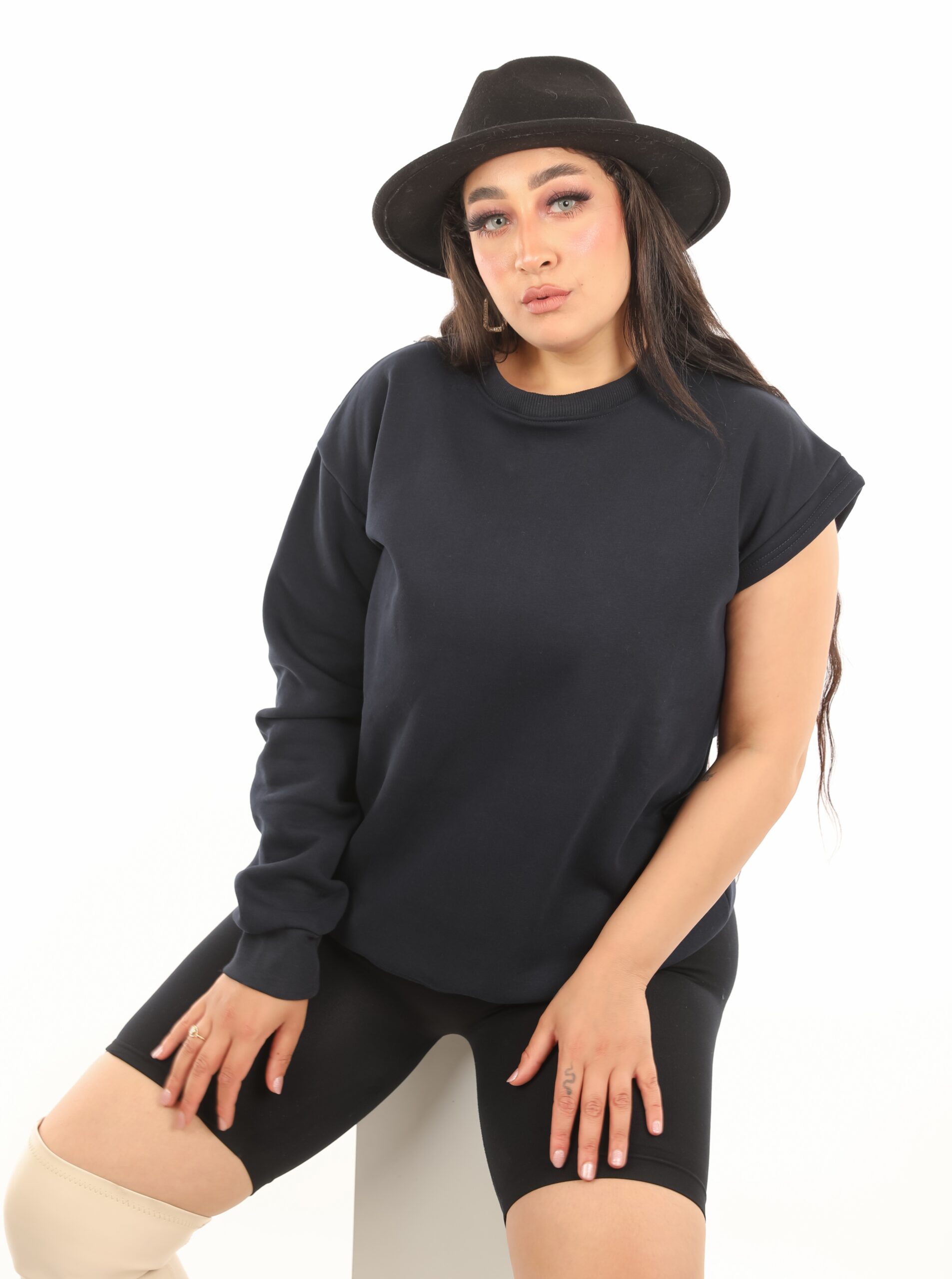 One-sleeve T-shirt